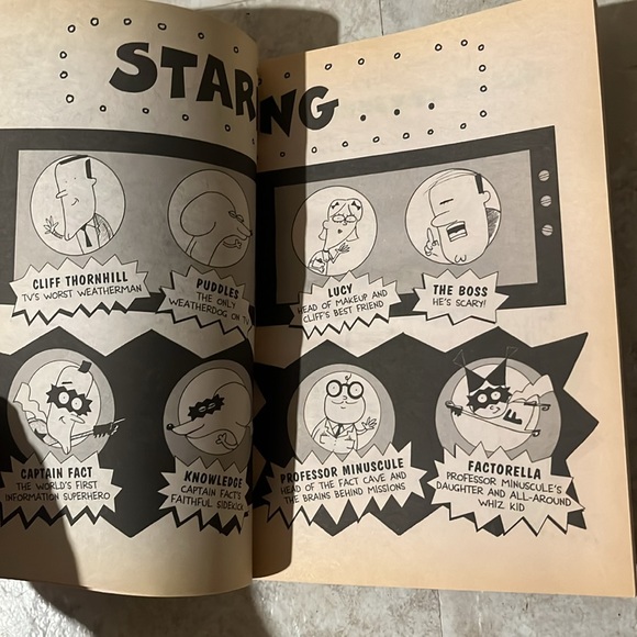 Two Pack paperback chapter book/ comic book - Picture 13 of 16